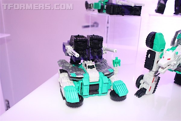 NYCC 2016   First Look At Sixshot, Broadside, Sky Shadow, Perceptor, And More Transformers  (3 of 137)